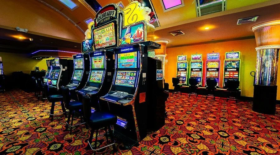 Live casino dealer stream